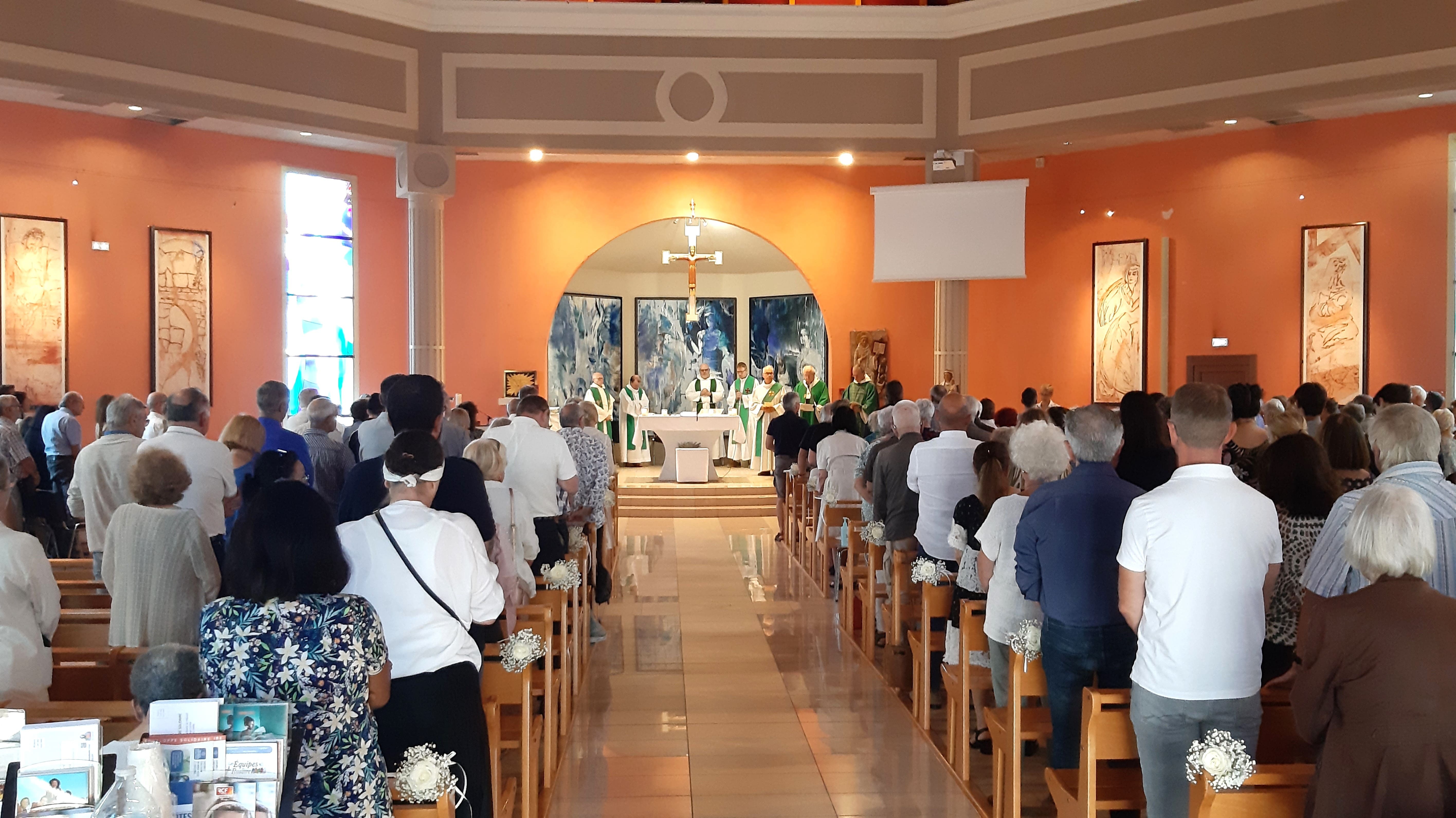 C couverture page facebook min